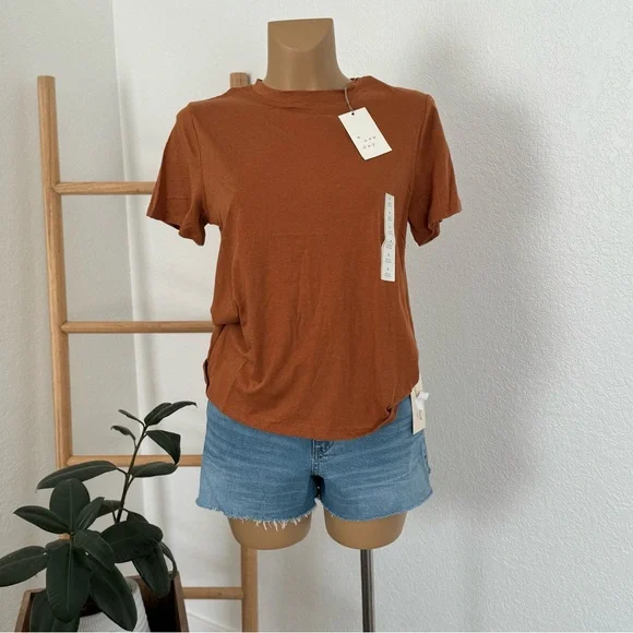 NWT Women's Short Sleeve T-Shirt - A New Day
Brown S - Picture 5 of 5